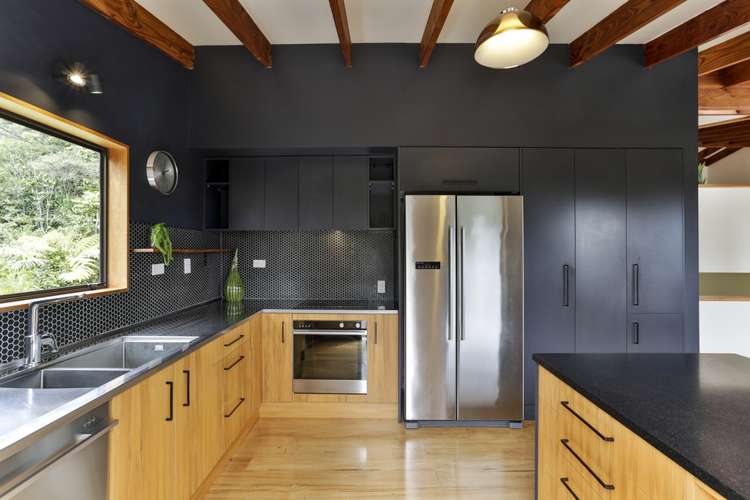 14 North Way Titirangi_8