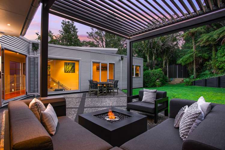 535 Scenic Drive Waiatarua_13