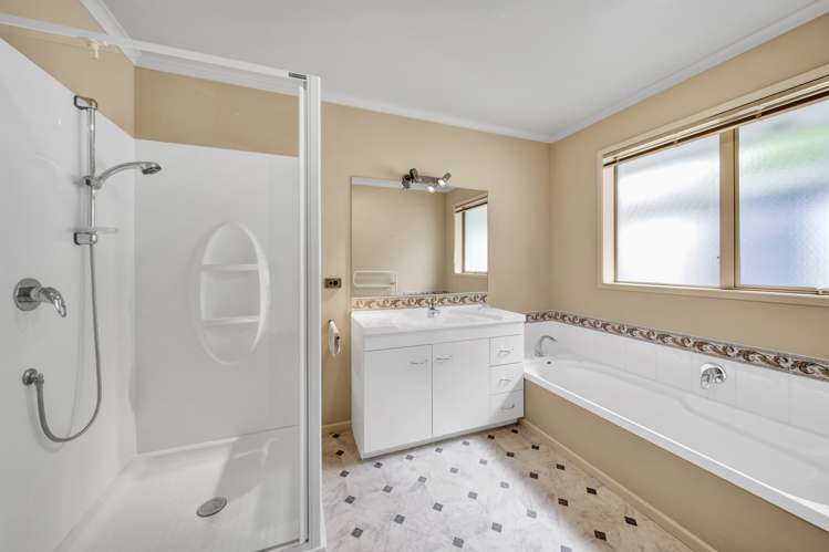 2 Orlando Close Frankleigh Park_11