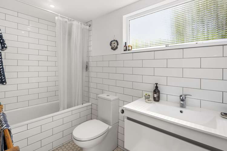 18 Moir Street Mount Victoria_13