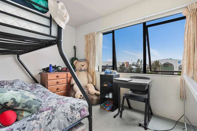 2/12 Crown Lynn Place New Lynn_11