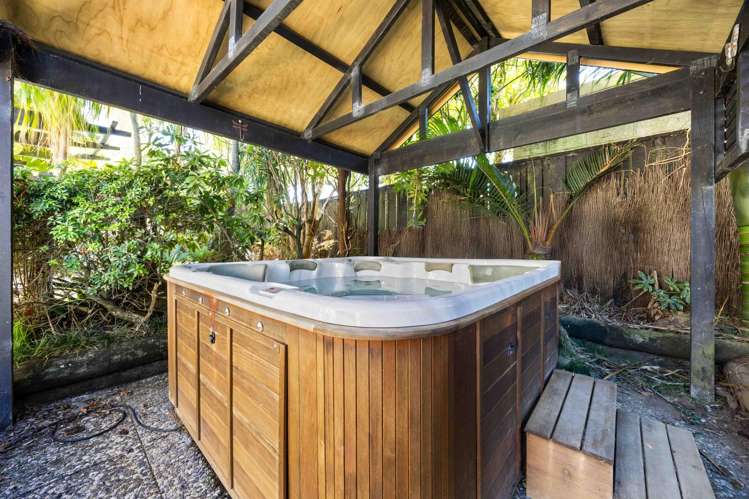 8 Hedge Row Sunnyhills_11