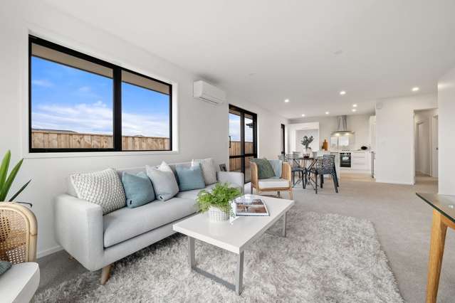 Stylish & Spacious Living in Woodend