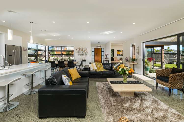 6 Traffic Road Greenhithe_3