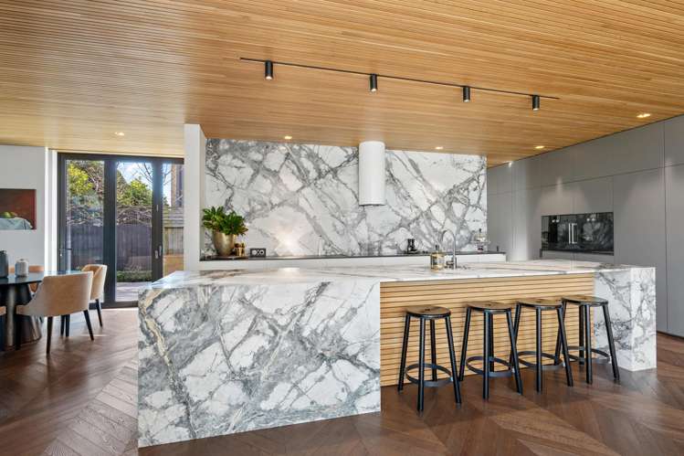 48 Clissold Street Merivale_19