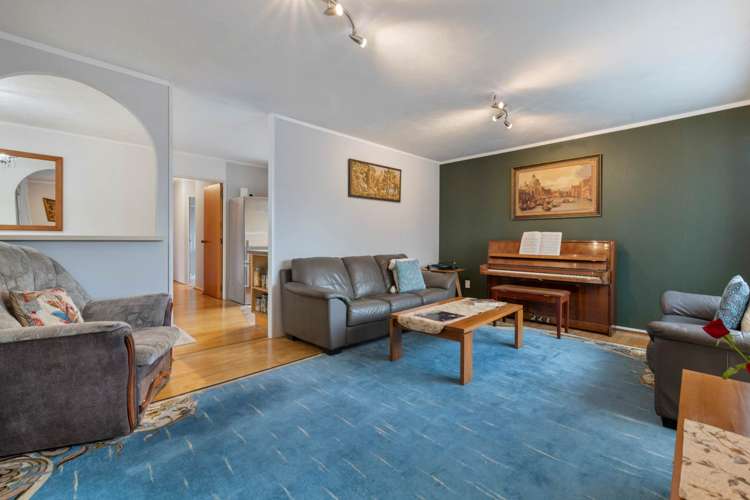 6 Coubray Place Botany Downs_5