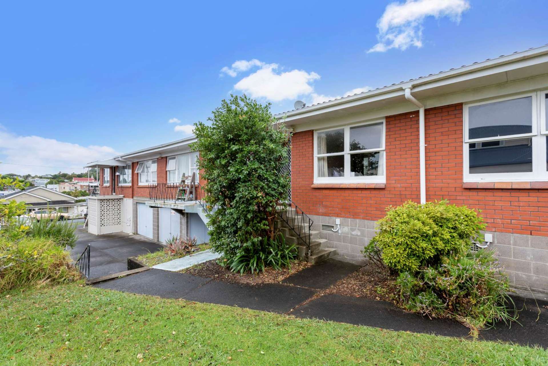 3/8 Counsel Terrace Mount Albert_0