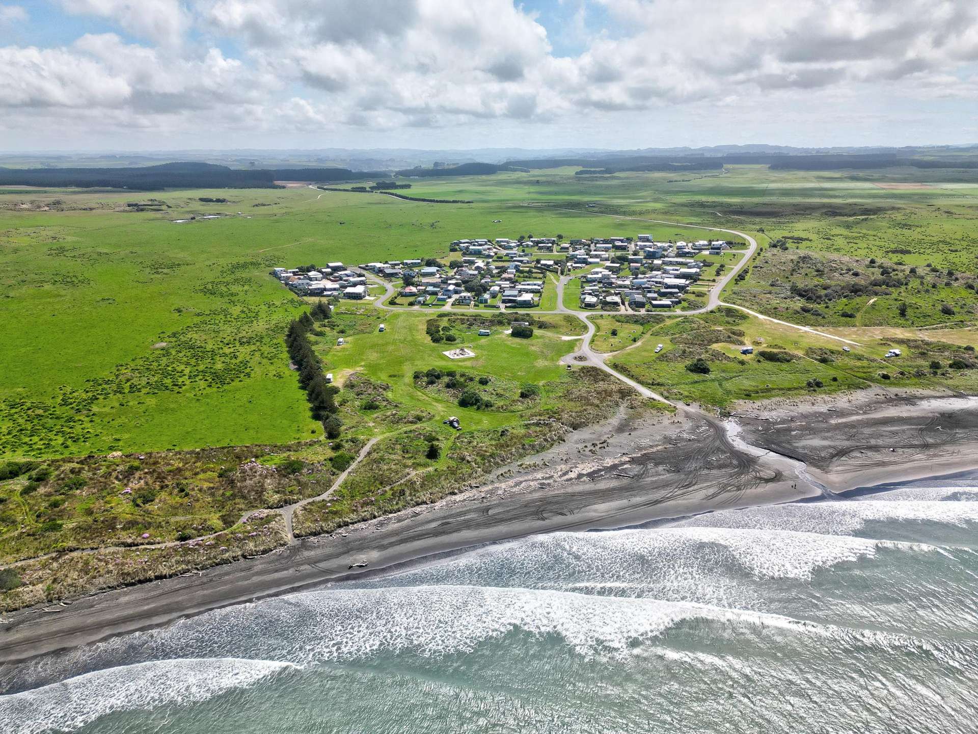 10A and 10 Nukumaru Parade Waiinu Beach_0