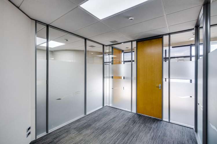 301-303 Queen Street East Hastings Central_10