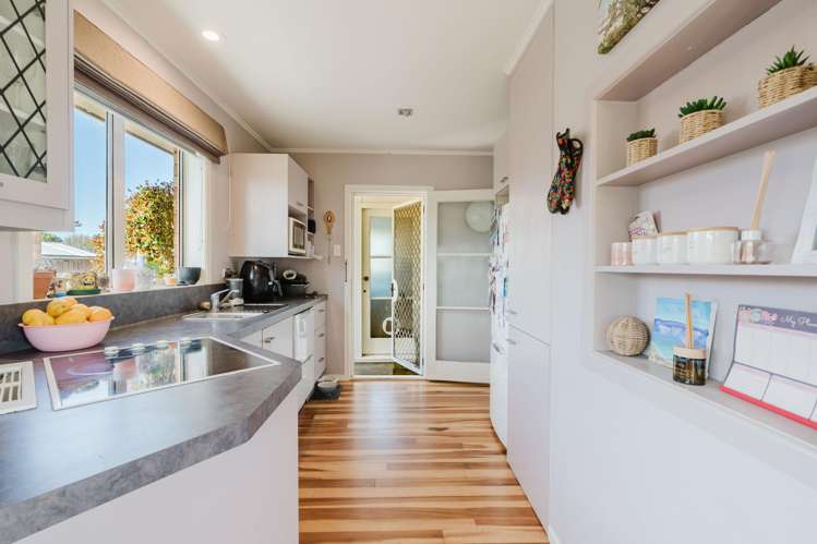 14 Jeanette Street Glenview_5