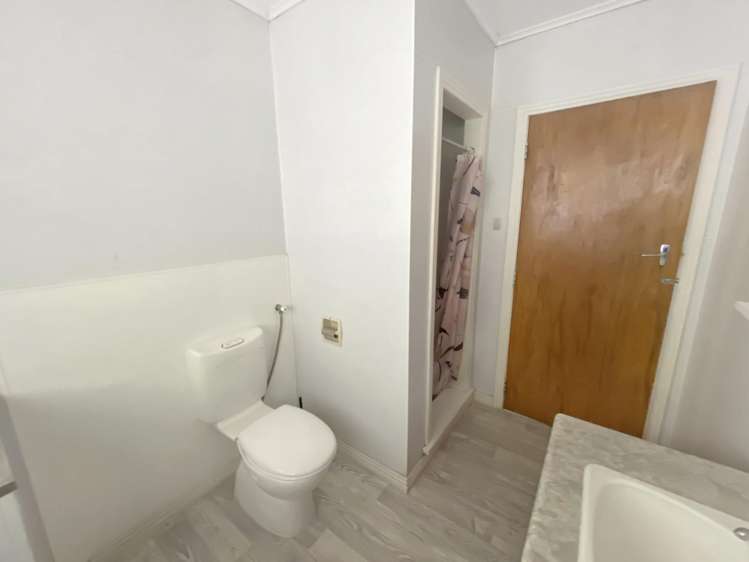 2/131 Happy Valley Road 1325_9