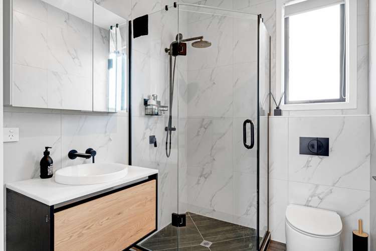 11/12 Burns Avenue Takapuna_8