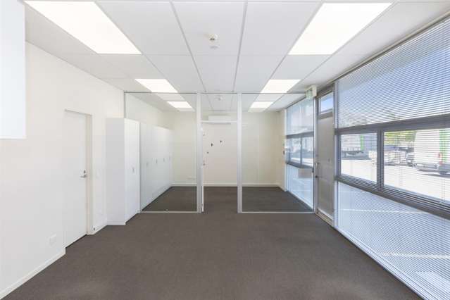 Units 14 & 15, 150 Cavendish Road Casebrook_3