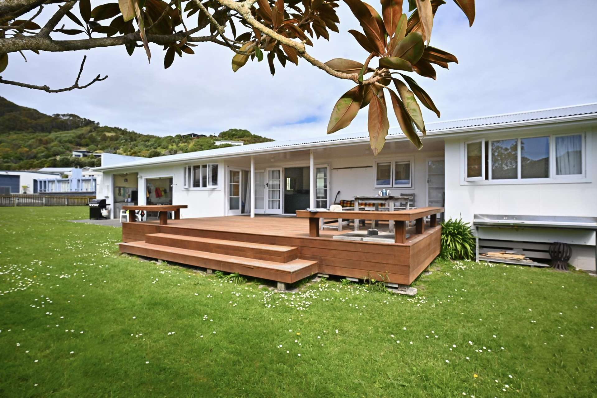 18 Lochiel Street Māhia_0