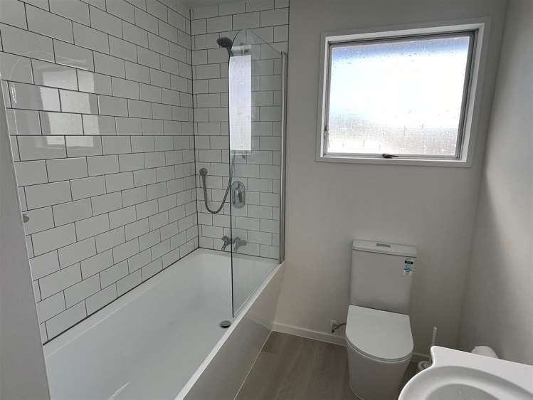 2/14 Frederick Street Waltham_6