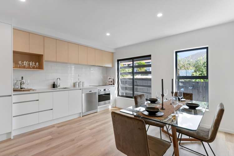 25 Warren Avenue Three Kings_8