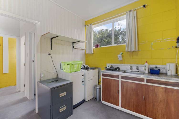 5669A West Coast Road Springfield_23