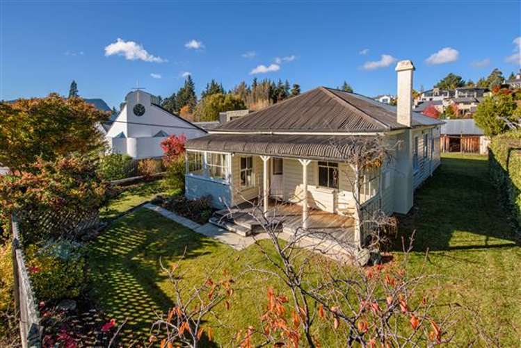 98 Tenby Street Wanaka_1