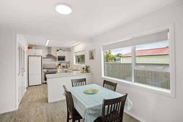 1/48 Menin Road Raumati South_4