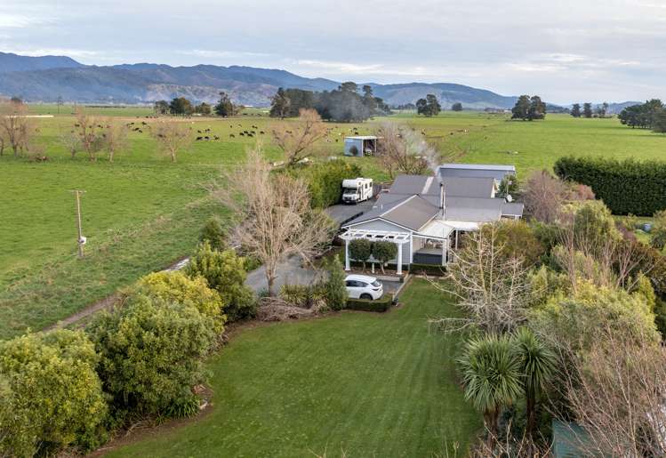 1070 Queen Street East Levin_21