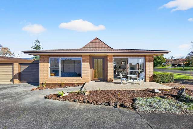 Sunshine, Charm & the Sweet Life in Sunnyhills