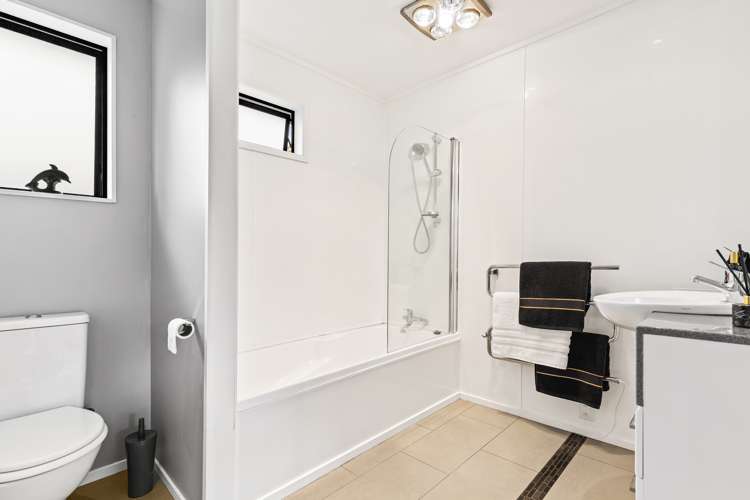 15 Compass Place Te Atatu Peninsula_16