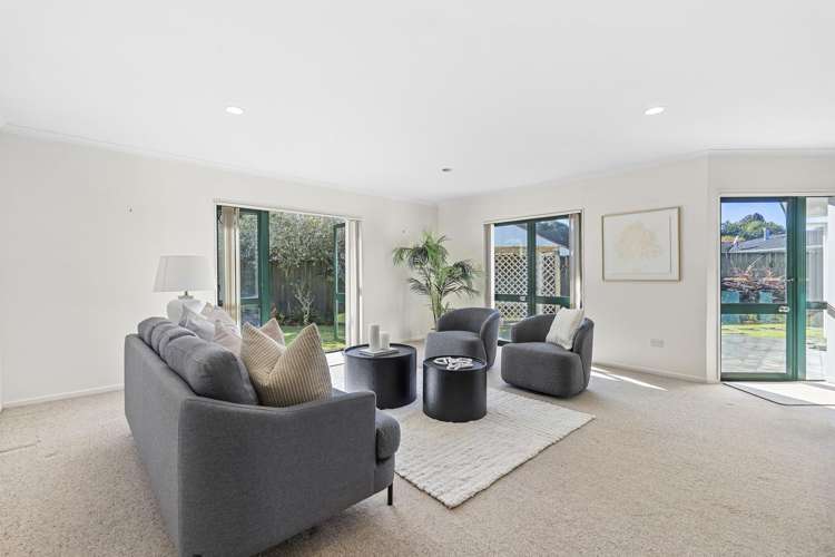 6 Redwood Crescent Westown_8