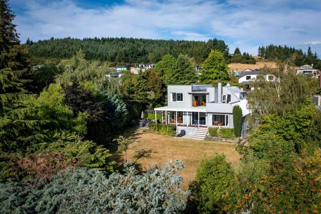 Looking for views and easy living in Wanaka?