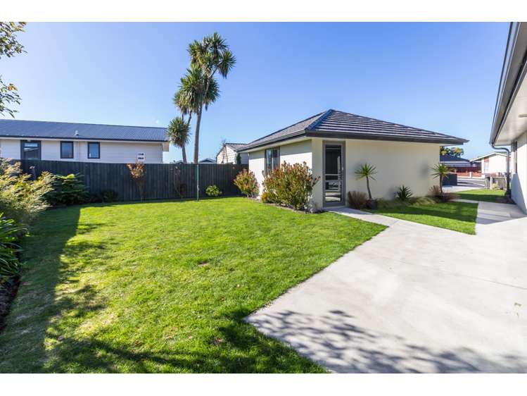 8 Carteret Place Aranui_16