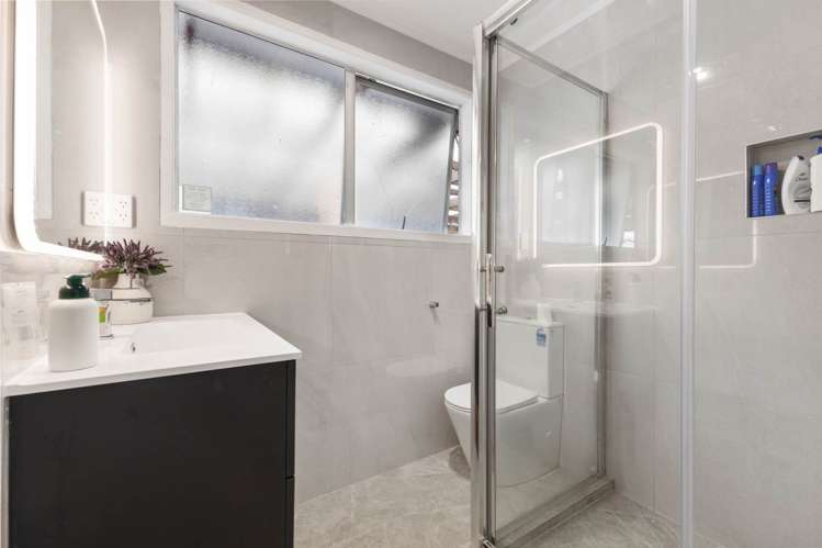 9 Cathay Lane Takanini_16