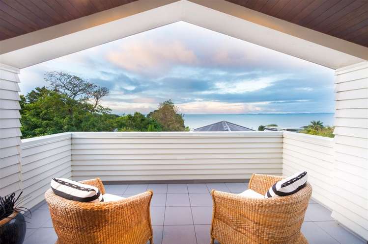 169 Beach Road Castor Bay_12