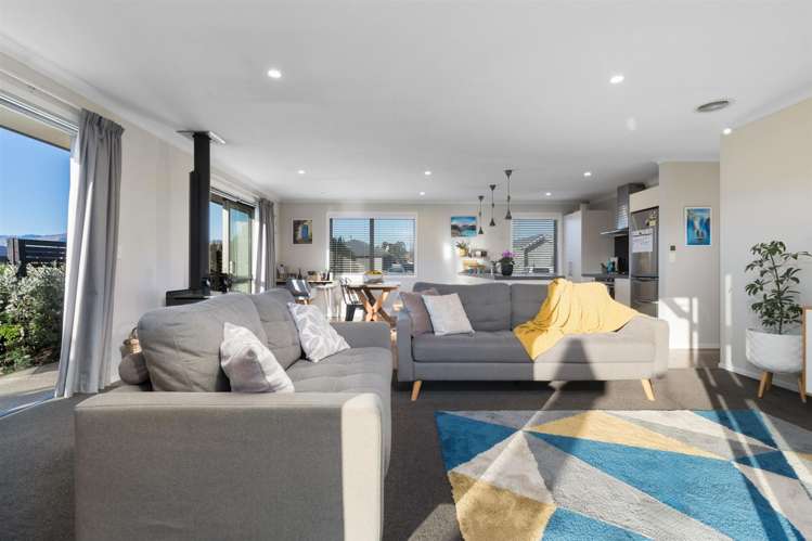 2 Kingfisher Crescent Albert Town_5