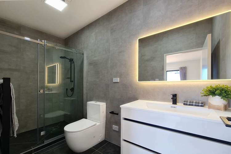 4 Frontier Lane Flat Bush_19