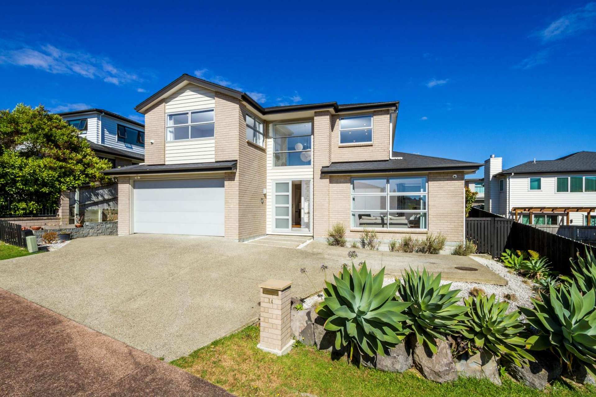 14 Fernhill Way Oteha_0