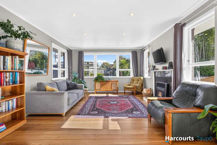 2/34 Tamatea Road Taupo_2