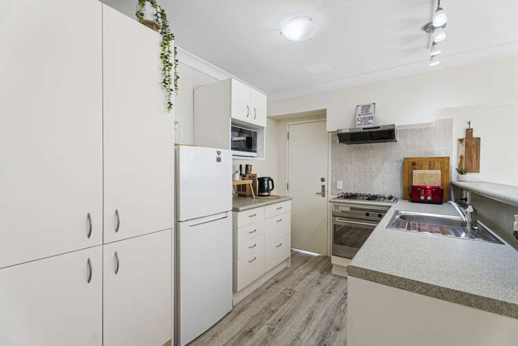 2 Melandra Road Stanmore Bay_17