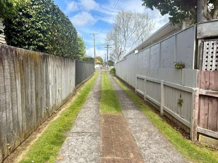 2/15a Holsworthy Road Lower Vogeltown_6