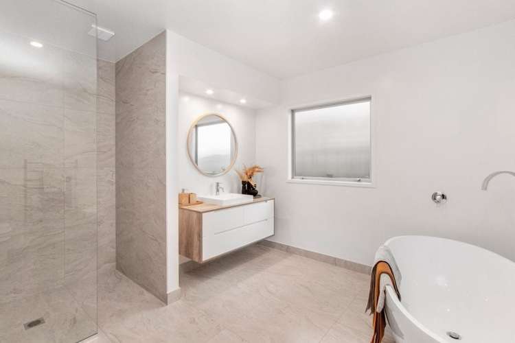 37 Lothian Brae Wattle Downs_11