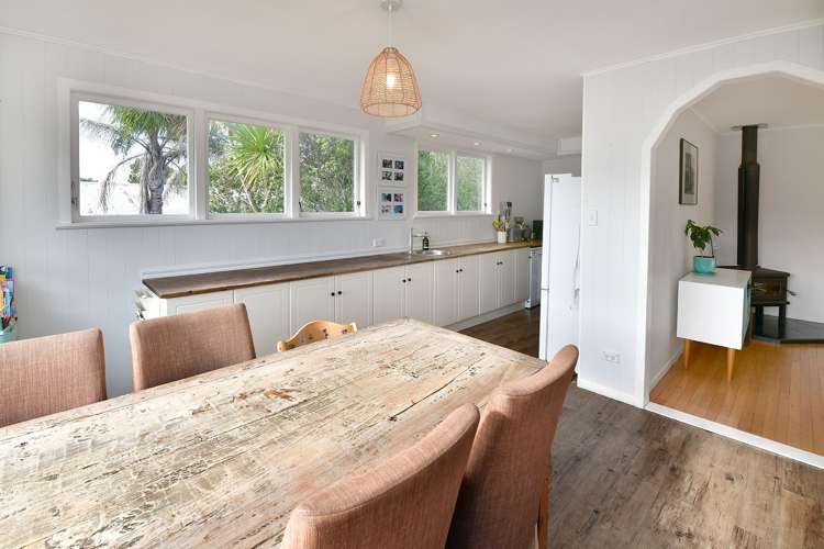 61 Gledstane Road Stanmore Bay_8