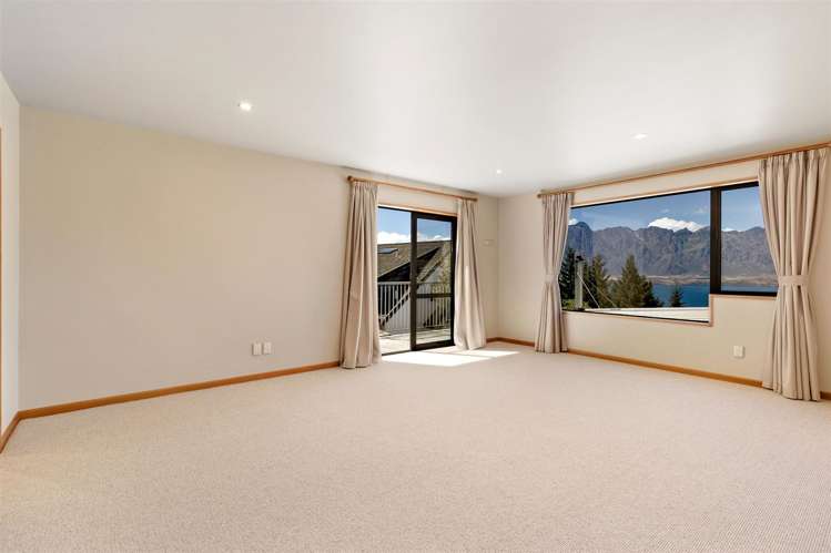 3 Caples Place Fernhill/Sunshine Bay_10