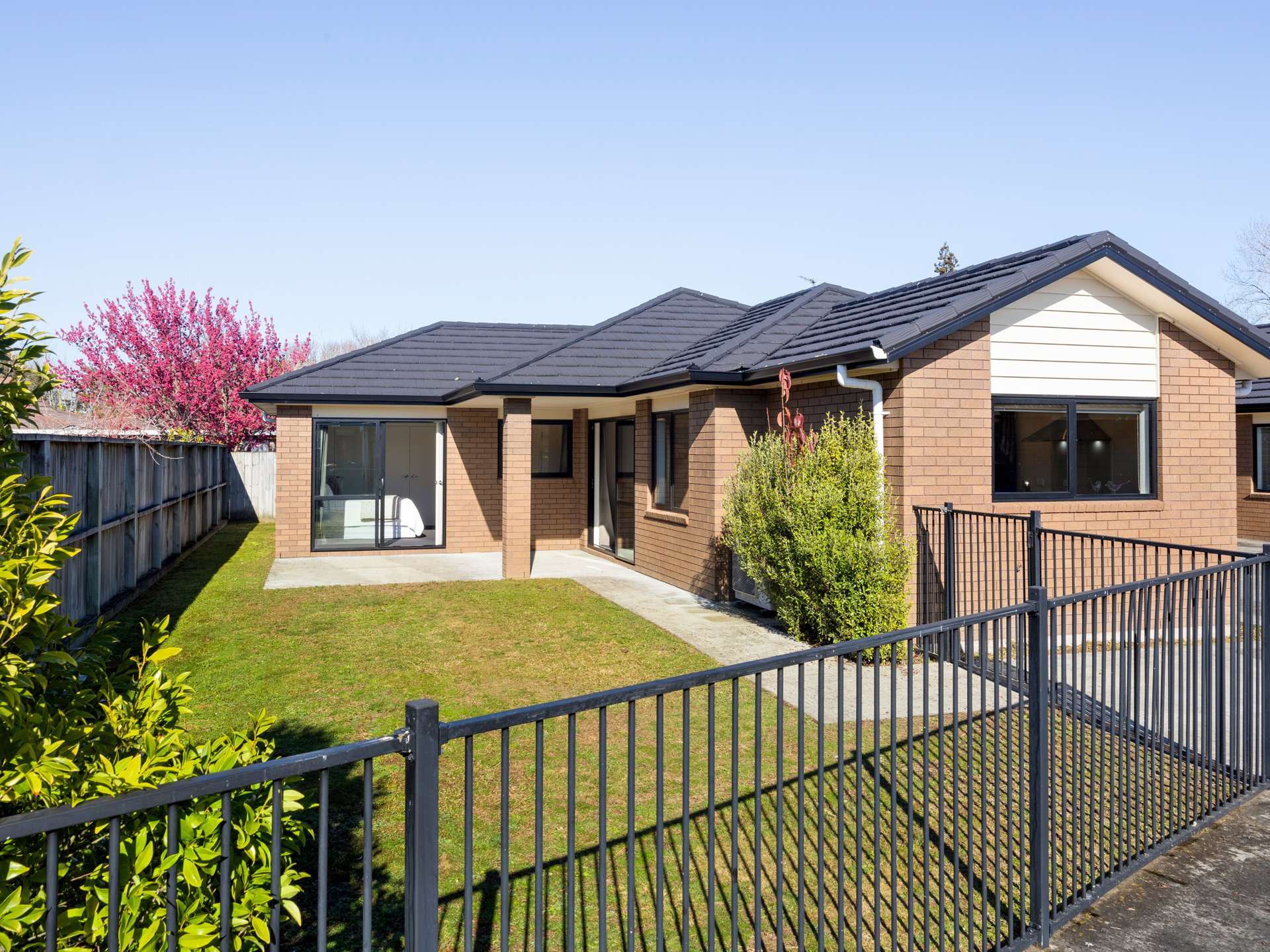 5/63 Knighton Road Hillcrest_0