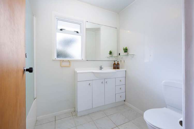 78 Divich Avenue Te Atatu South_12