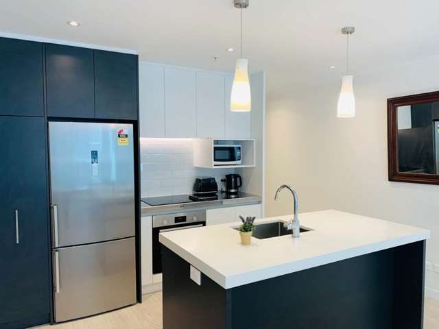 Fully Furnished, Short-Term Rental – Sleek Cit...
