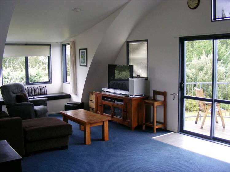 2558 South Eyre Road West Eyreton_11