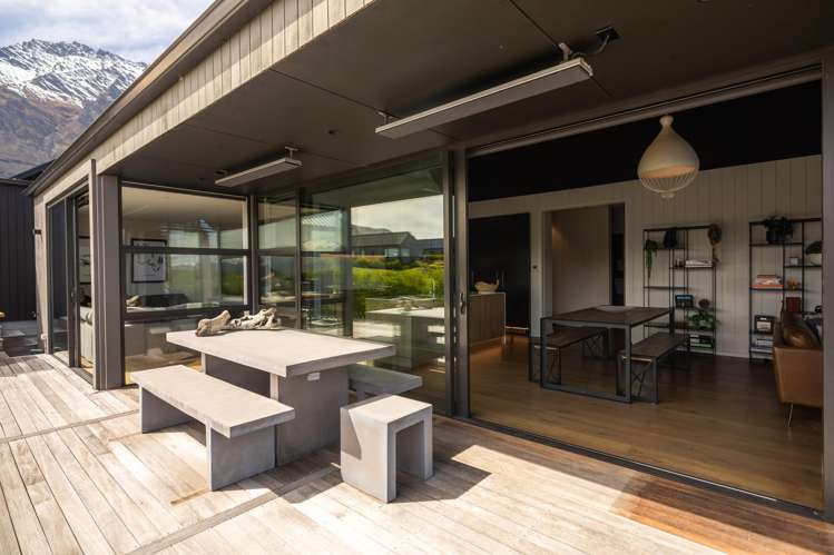 17 Falconer Rise Jacks Point_9