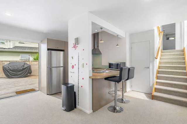 2/18 Orton Street Glenfield_4