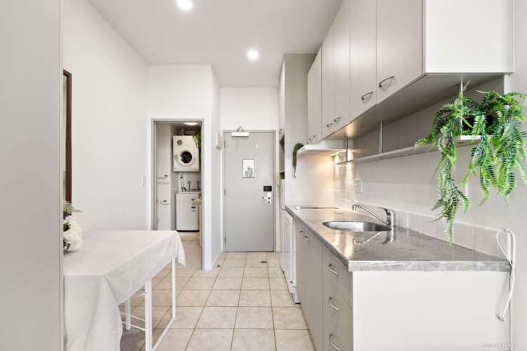 9G/50 Eden Crescent City Centre_4