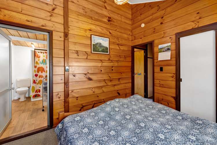 15 Fairbank Avenue Stratford_7