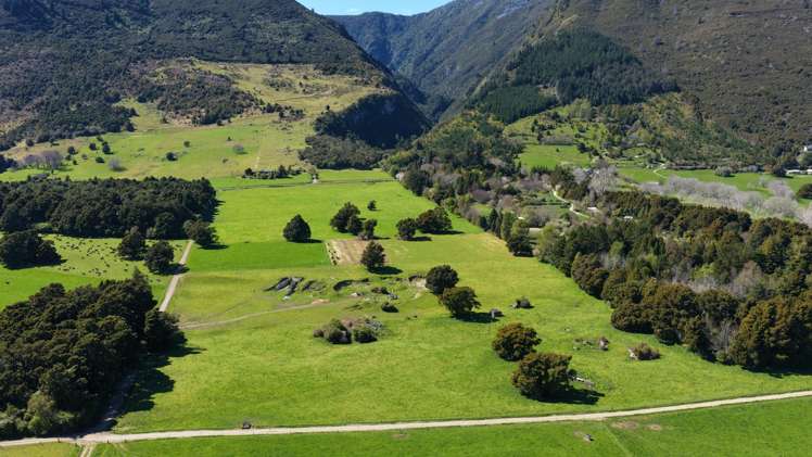 574 East Takaka Road East Takaka_9