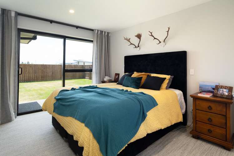 11 Kittyhawk Road Burleigh_12